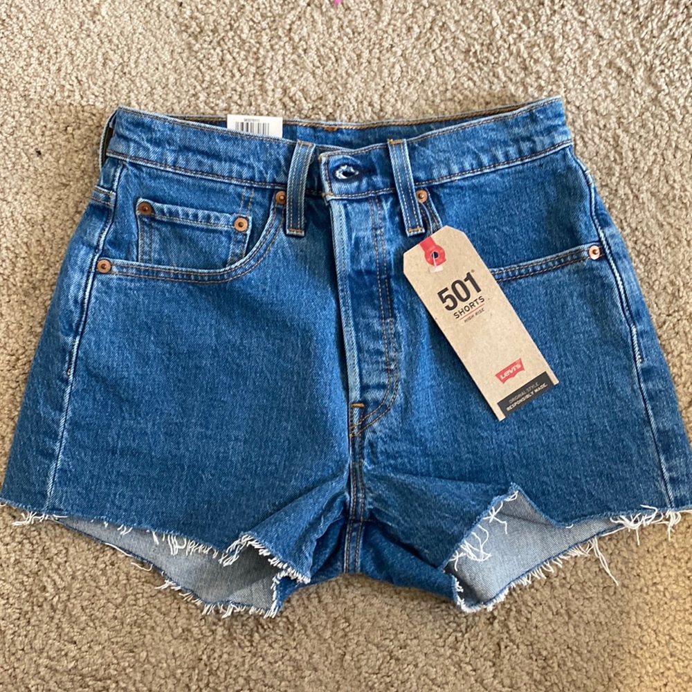 Levi’s 501 original high rise jean shorts size 26